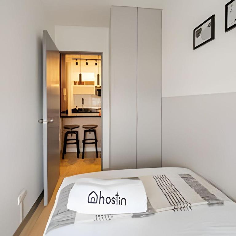 Contemporary Great View - Three-Bedroom Deluxe Apartment - 9