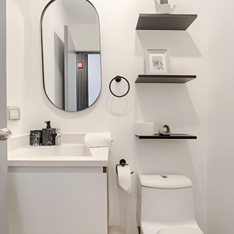 Contemporary Great View - Three-Bedroom Deluxe Apartment - 22