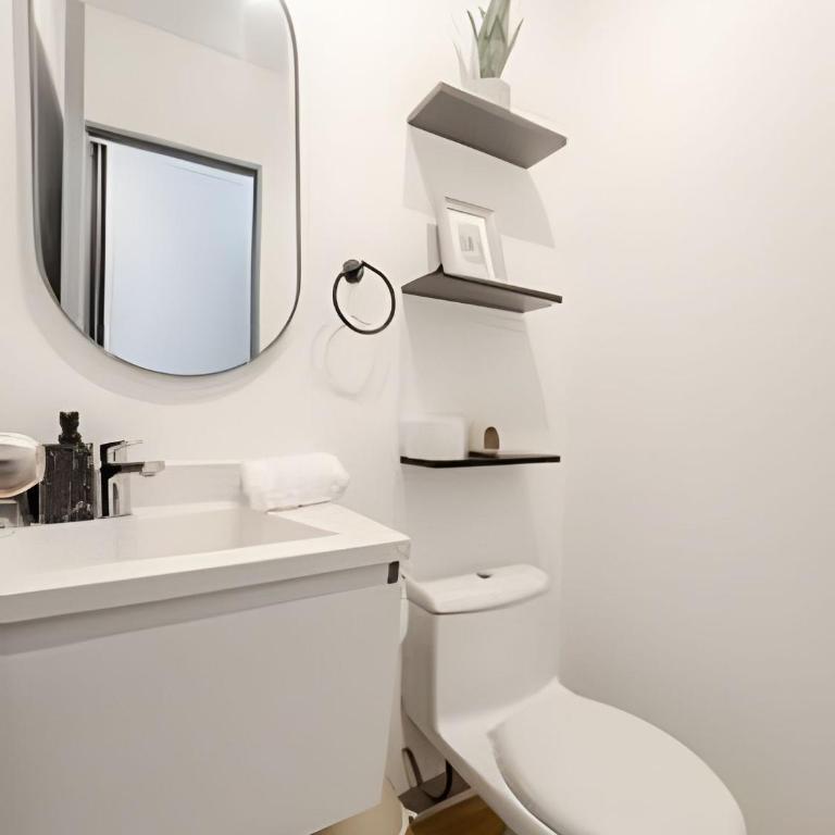 Contemporary Great View - Three-Bedroom Deluxe Apartment - 23