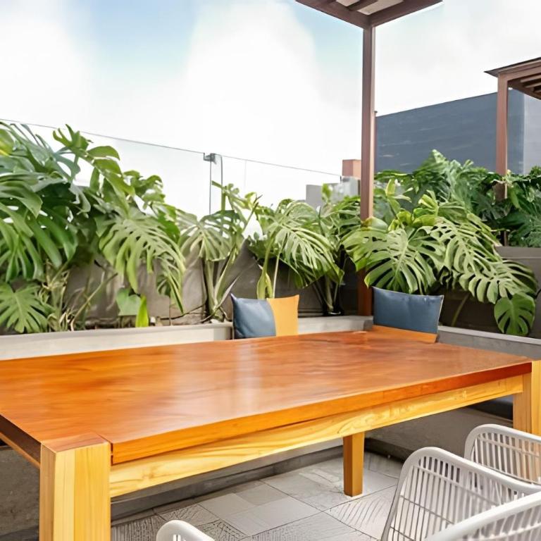 Contemporary Great View - Three-Bedroom Deluxe Apartment - 60