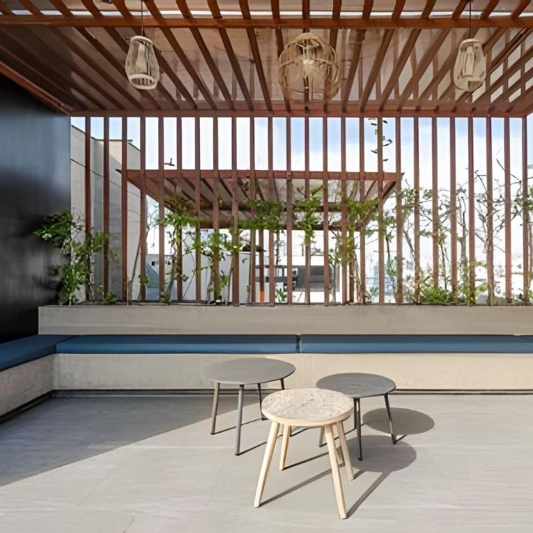 Contemporary Great View - Three-Bedroom Deluxe Apartment - 65