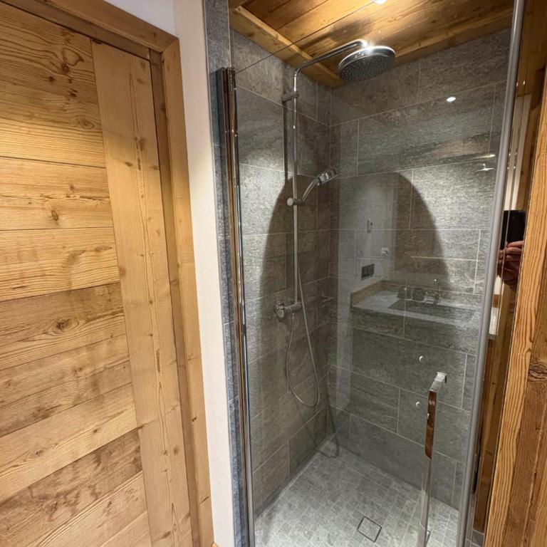 Appartement 4 à la Ferme des Lanches au Praz - Three-Bedroom Apartment with Balcony - 36