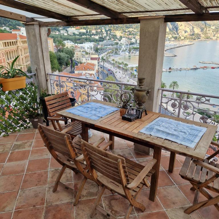 le Cœur de la vieille ville - Maison 2 Chambres avec Vue sur le Jardin et sur la Mer - 23