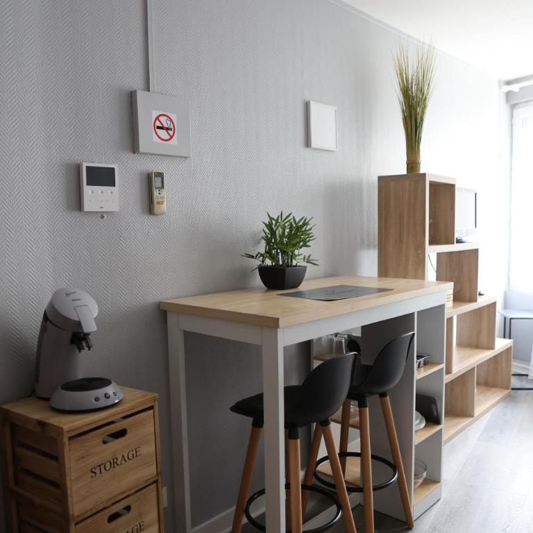 Studio proche du centre ville - Studio Jacques Cœur - Appartement 1 Chambre - 10