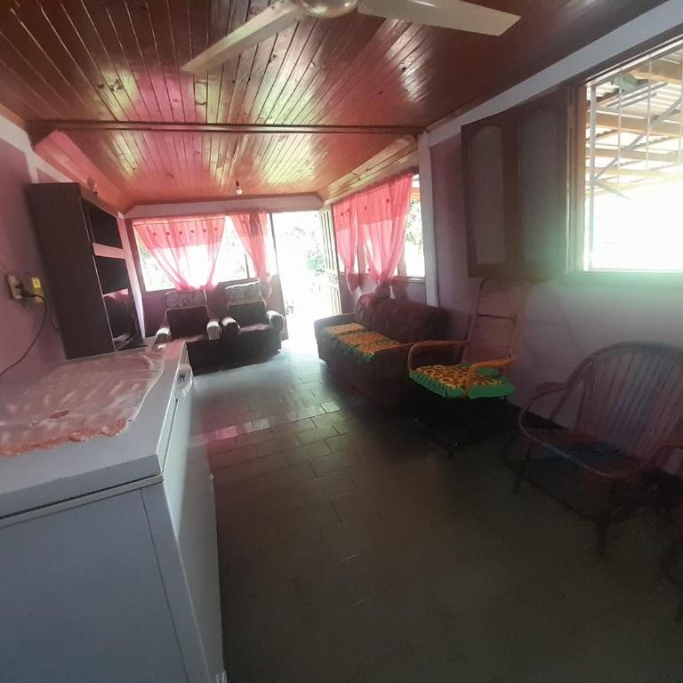 Alojamiento Alborada - Two-Bedroom House - 4