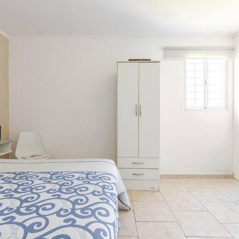 Casa Minimalista ideal para Familias con Mascotas - Casa de 3 dormitorios - 4