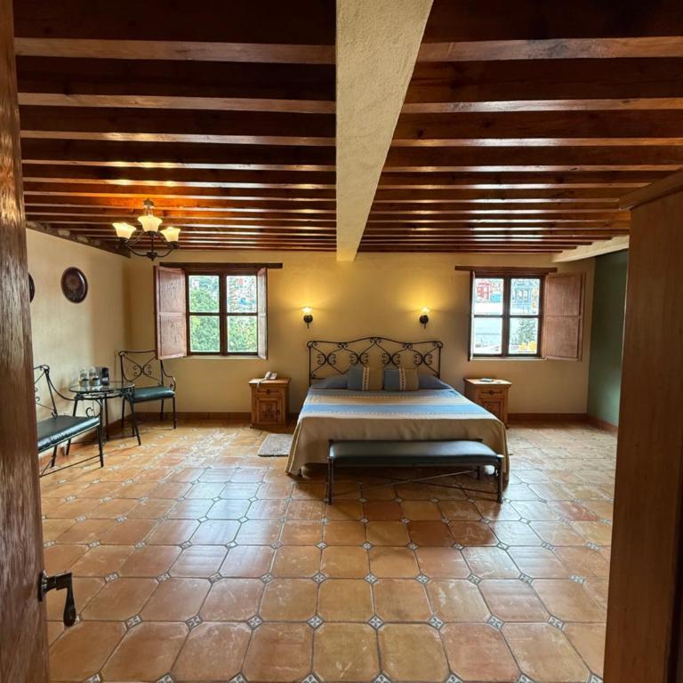 Hotel Antiguo Vapor Categoría Especial - Family Room with Balcony - 6