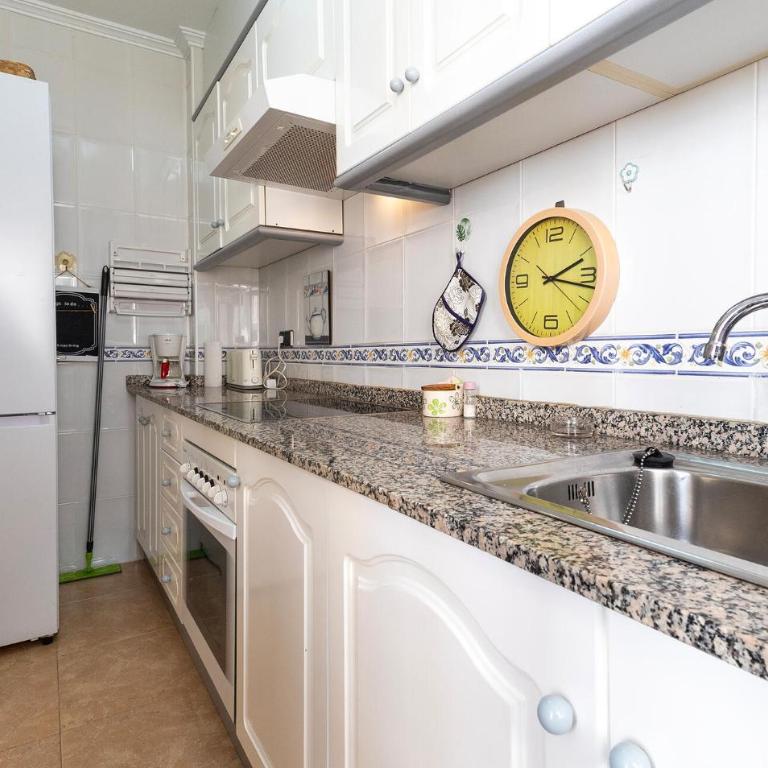 2 Bedroom Nice Apartment In Torrevieja - Two-Bedroom Apartment - 6