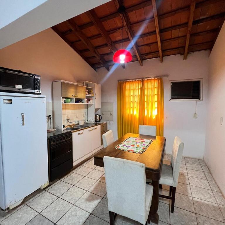 Spacious 3 bedroom house with swimming pool - Casa de 3 dormitorios - 2