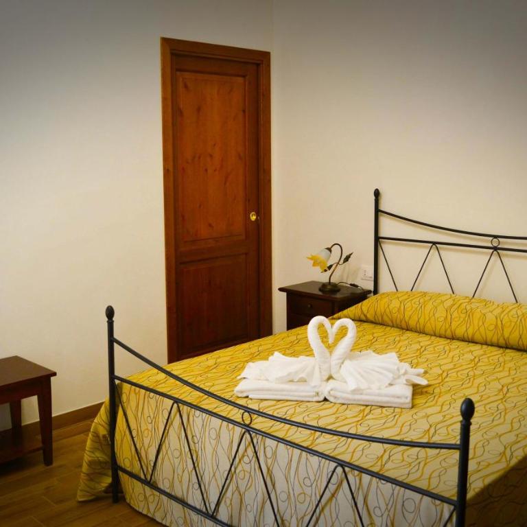 B&B Castiglione - Camera Tripla con Vista - 6