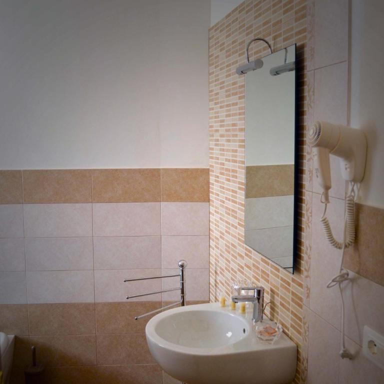 B&B Castiglione - Camera Tripla con Vista - 7
