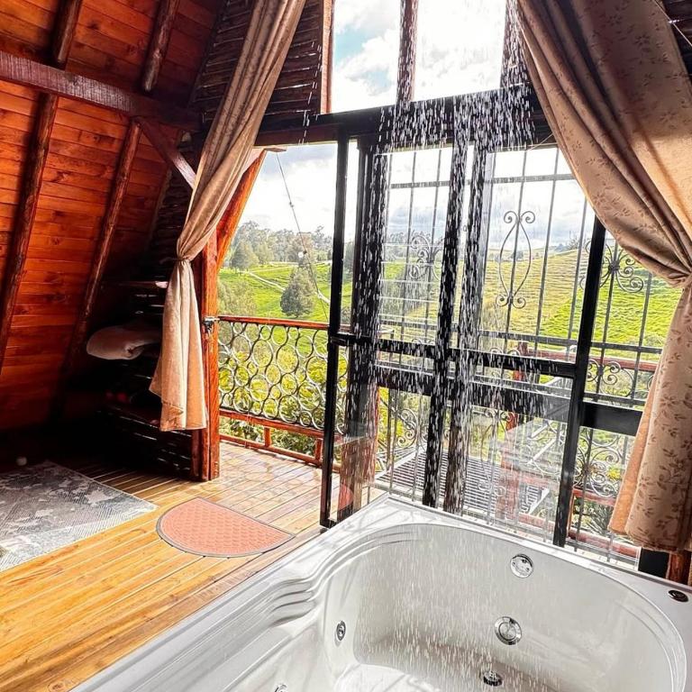 Glamping Milagros - Deluxe Double Room with Bath - 3