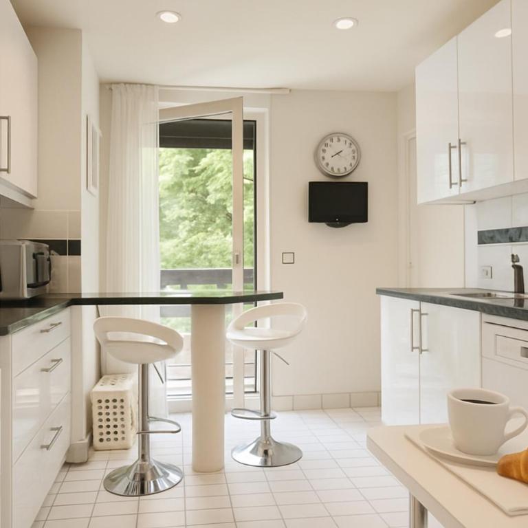 21a Maréchal FOCH Avenue Paris CHAMPS-ELYSÉES - Three-Bedroom Suite - 13