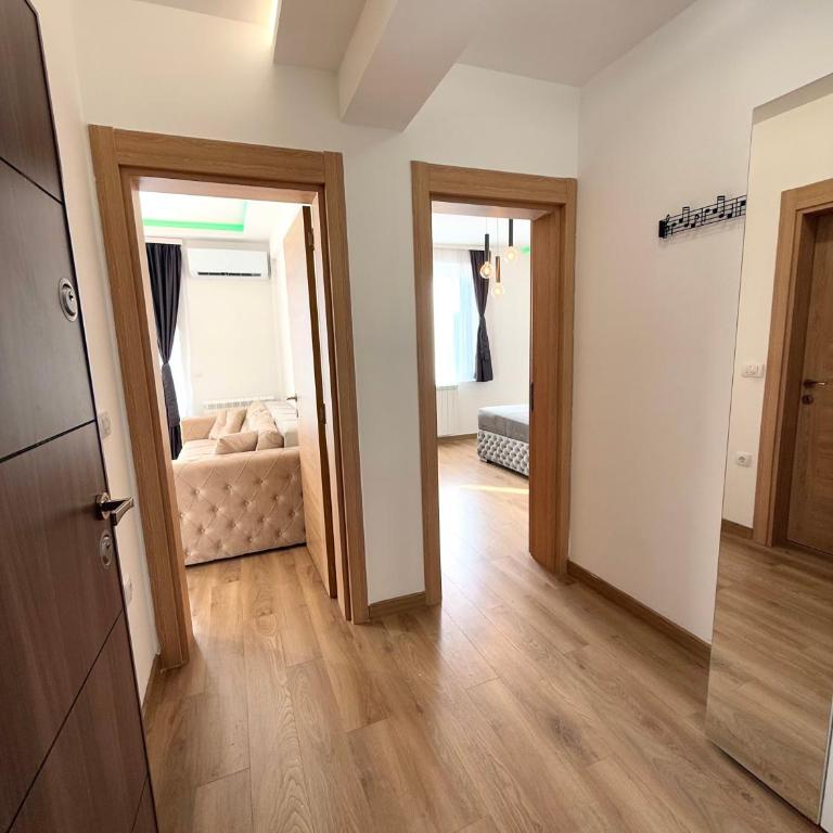 Lux apartment with a park view - One-Bedroom Apartment - 2