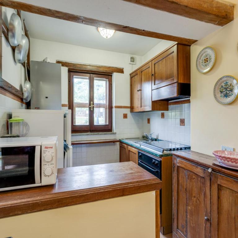 Holiday Home in Assisi near Monte Subasio - Two-Bedroom Holiday Home - 13