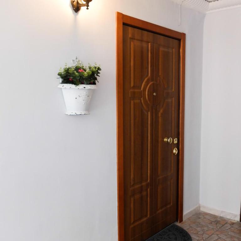 Largo Donnaregina Home - Appartamento con 2 Camere da Letto - 33