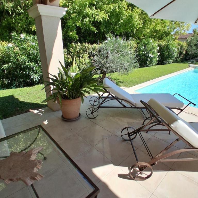 AAD maison de vacances avec piscine - Villa 3 Chambres - 43