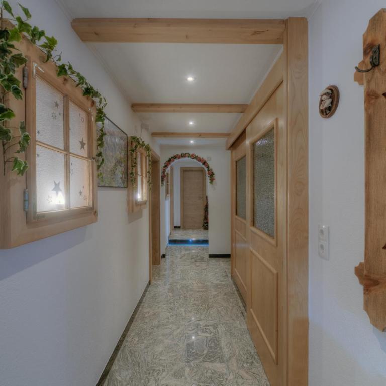 Ferienhaus Schweinberger - Four-Bedroom Apartment with Balcony and 2 Bathrooms - 12
