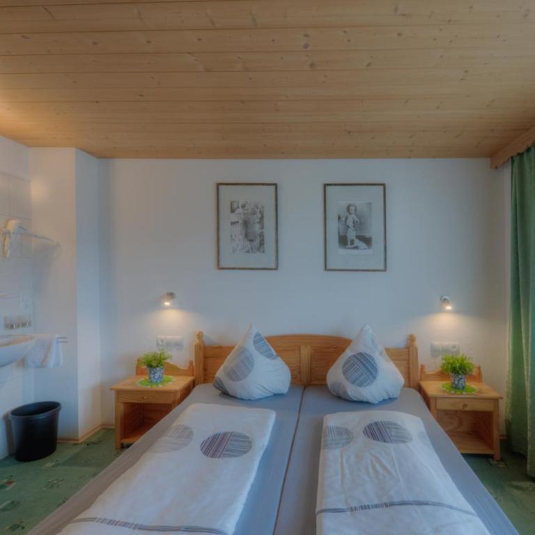 Ferienhaus Schweinberger - Four-Bedroom Apartment with Balcony and 2 Bathrooms - 6