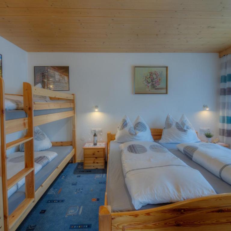 Ferienhaus Schweinberger - Four-Bedroom Apartment with Balcony and 2 Bathrooms - 7