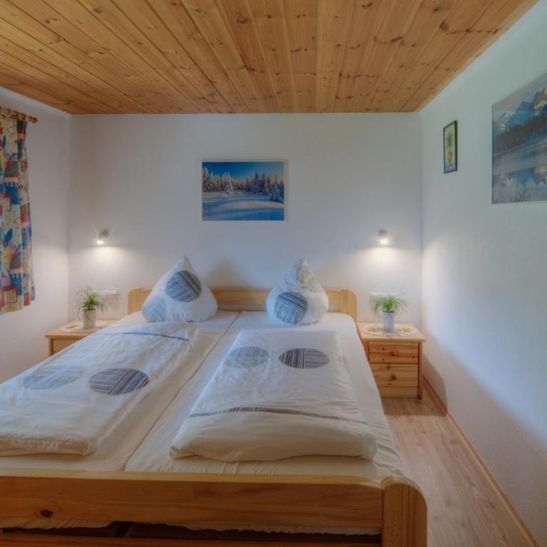 Ferienhaus Schweinberger - Four-Bedroom Apartment with Balcony and 2 Bathrooms - 8