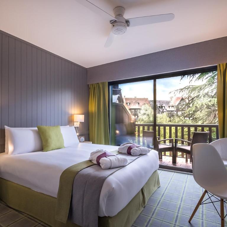 Mercure Deauville Centre - Chambre Double Privilège avec Balcon - Vue sur Parc - 12