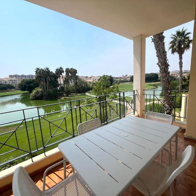 Inmobiliaria Leo Apto Hoyo 18 1 dormitorio - One-Bedroom Apartment - 37