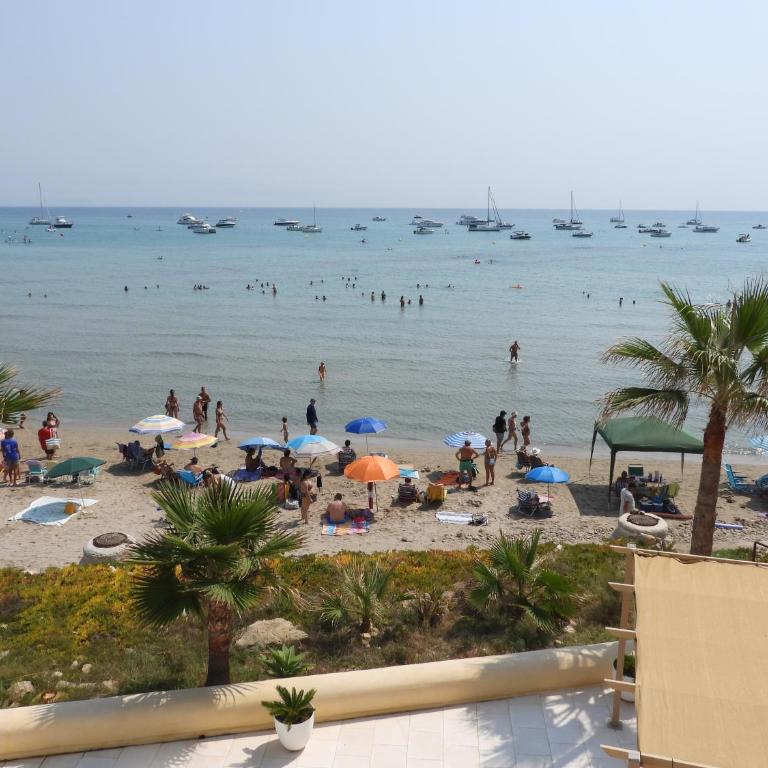 Maravilloso Apartamento AMANECER CABO a pie de playa y mar en CHALET ROQUETES - One-Bedroom Apartment - 20
