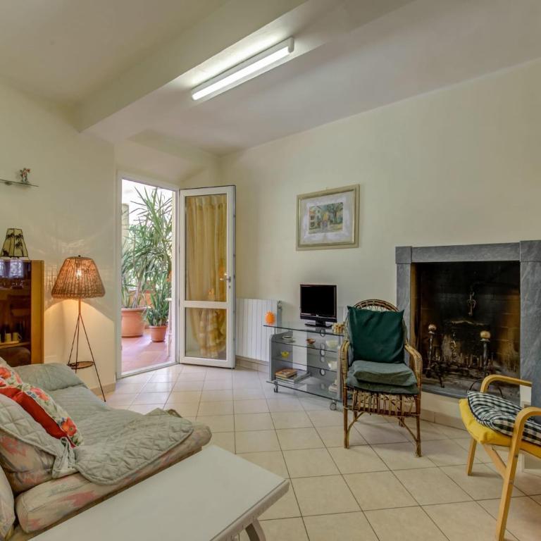 Villa with garden near Versilia Beach - Villa mit 3 Schlafzimmern - 2