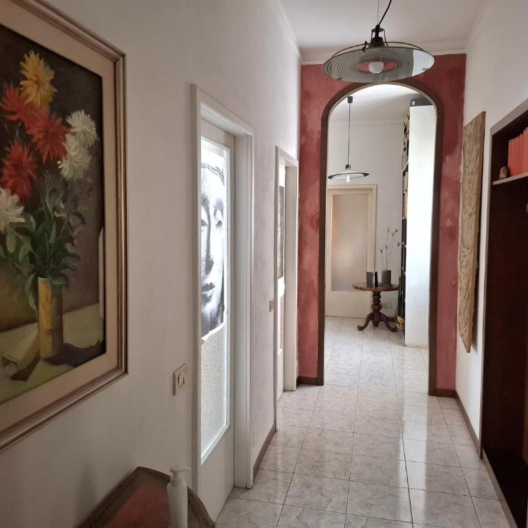 Central Art House - Standard Single Room with Shared Bathroom - 1
