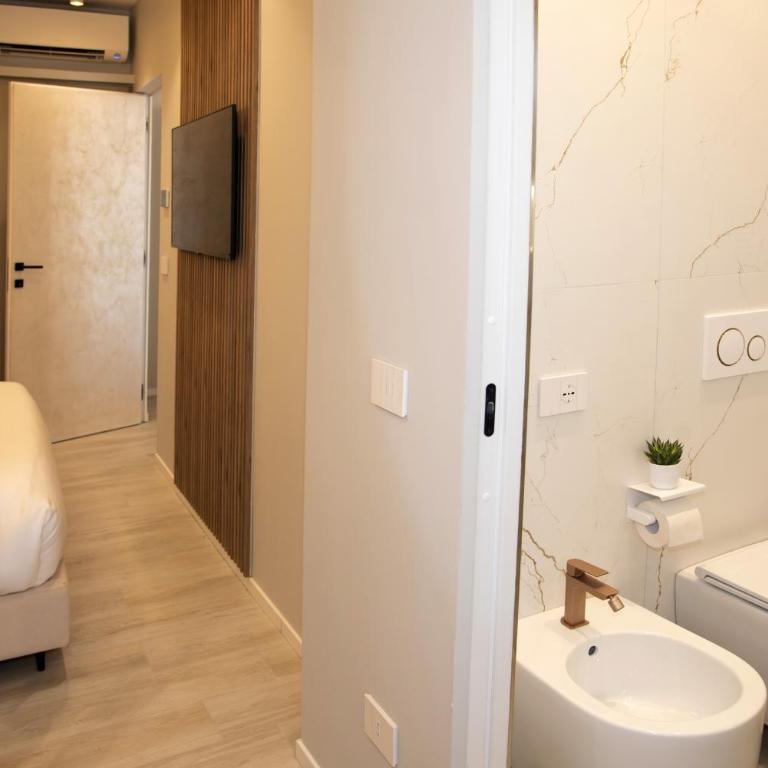 The Three Diamonds - B&B CESENATICO - Appartamento Superior con 1 Camera da Letto e Balcone - 5