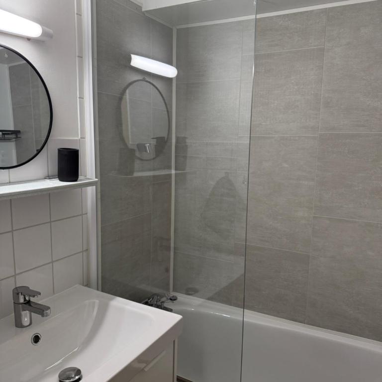 Studio cosy avec terrasse & vue sur pistes - Appartement 1 Chambre - 12