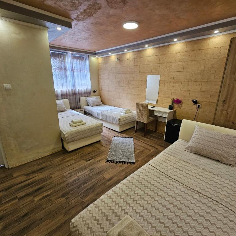 Prenoociste Simke - Deluxe Triple Room - 1
