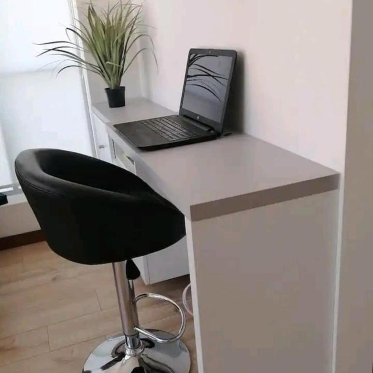 estudio soleado moderno con garaje San Miguel-Zona Sur - Apartamento de 1 dormitorio - 2