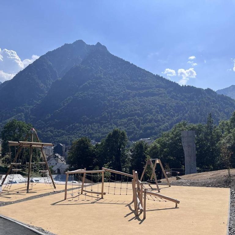 Studio à Cauterets avec piscine et animaux admis - FR-1-812-94 - Appartement - 11