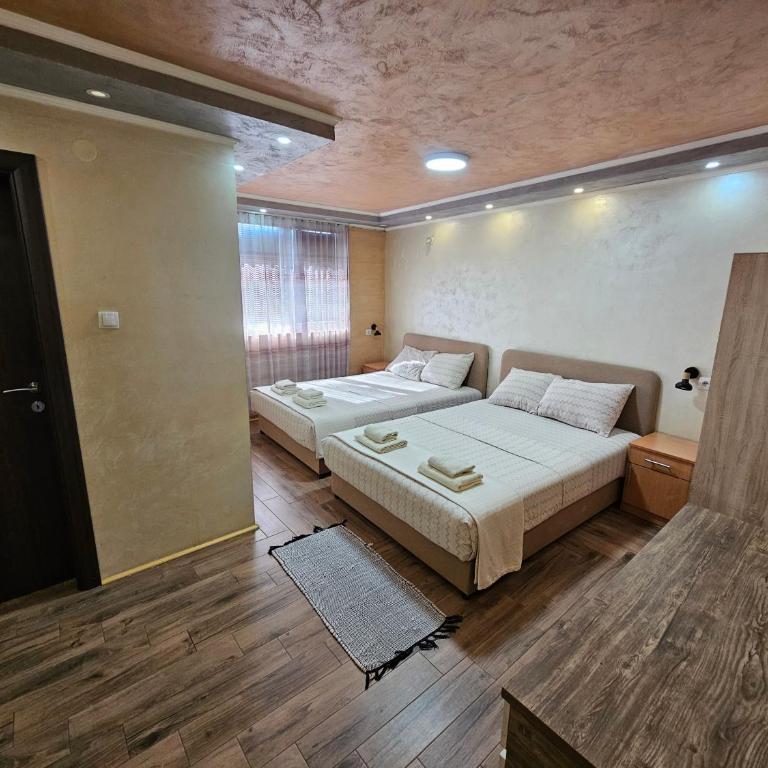 Prenoociste Simke - Deluxe Double Room with Two Double Beds - 2
