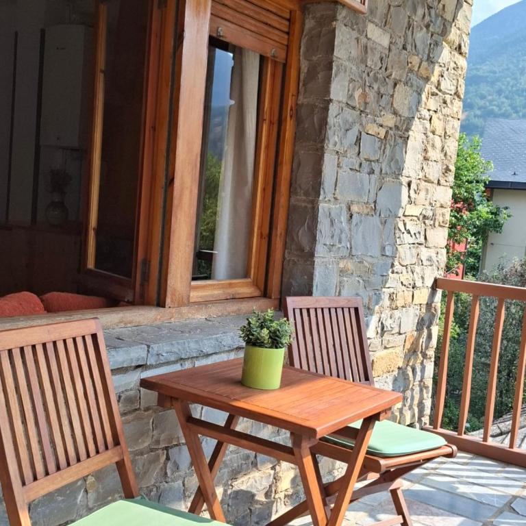 Balsa LaMora - Two-Bedroom Apartment - 3