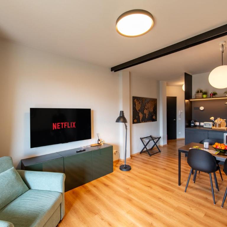 House 74 - Reserved Parking - One-Bedroom Apartment - 1