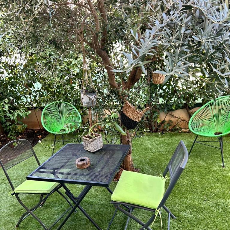 Magnifique studio avec terrasse et jardin - Appartement 2 Chambres - 2