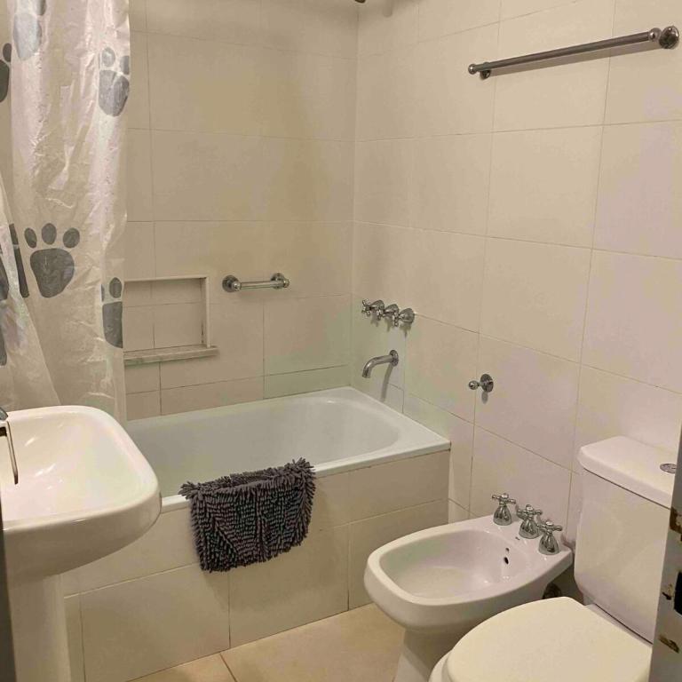 Neat and spacious at BA centre - One-Bedroom Apartment - 5