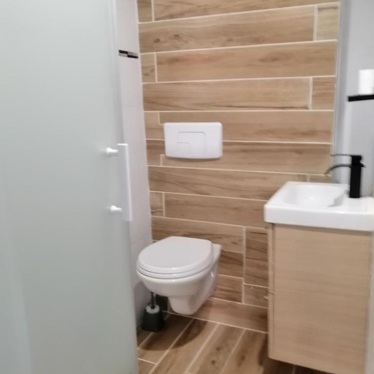 Joli t1 - Apartamento de 1 dormitorio - 2