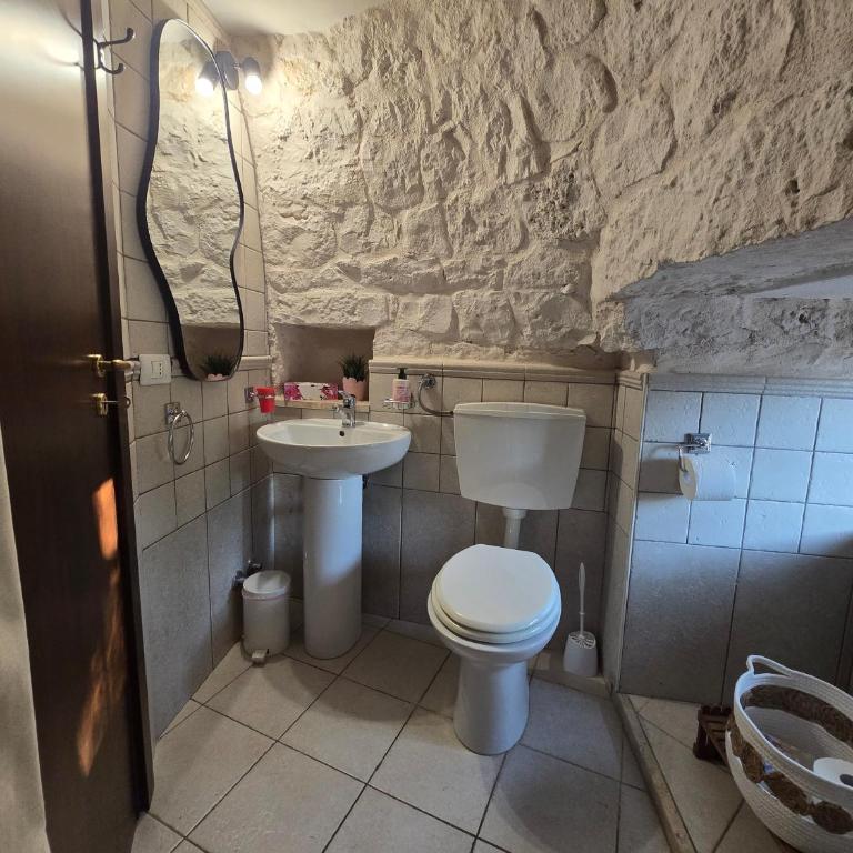 Trullo Olivia con piscina riscaldata, natura e relax - Three-Bedroom House - 15