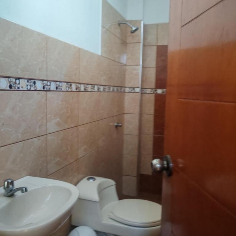 Hospedaje Luciana - Habitación Doble con baño privado - 1 o 2 camas - 2