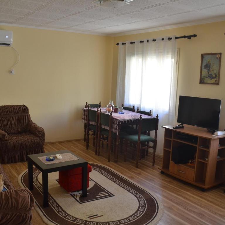 Seosko domacinstvo Radovanovic - Kuća sa 2 Spavaće Sobe - 28