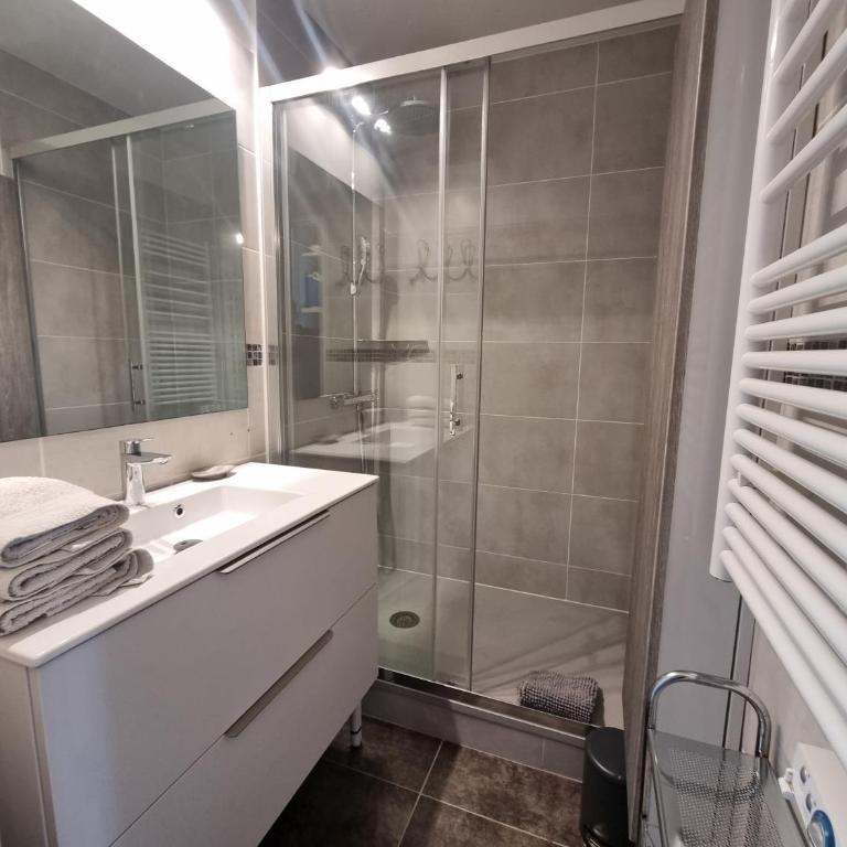 Face à la mer en première ligne pour 6 personnes avec Ménage Linge et Wifi - Appartement 3 Chambres - 44