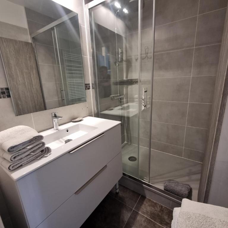 Face à la mer en première ligne pour 6 personnes avec Ménage Linge et Wifi - Appartement 3 Chambres - 42