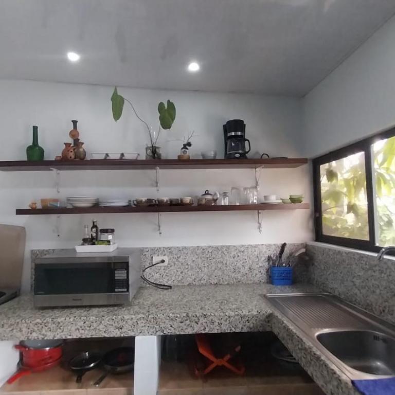 Genovesa Family home - Two-Bedroom House - 15