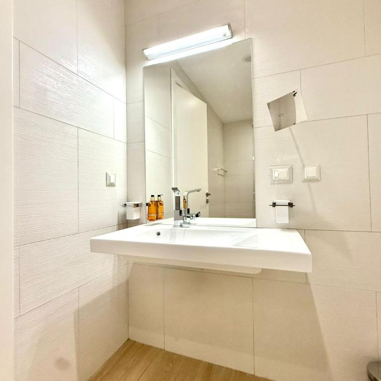 Condo Studio Plaza - Deluxe Studio - 19