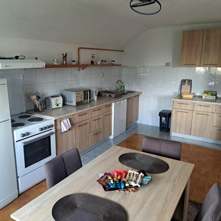 CityLights Sarajevo Apartment - Apartman sa 2 Spavaće Sobe i Pogledom na Grad - 6