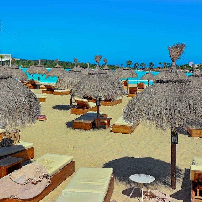 Lux ApartlPrivate lagoon-BeachlPoollRelaxlNear Sea - Apartamento de 2 dormitorios - 25